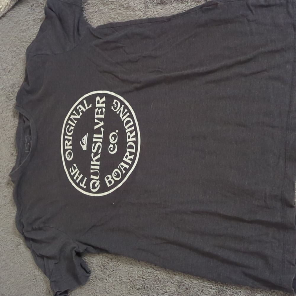 Quicksilver T-Shirt - Medium